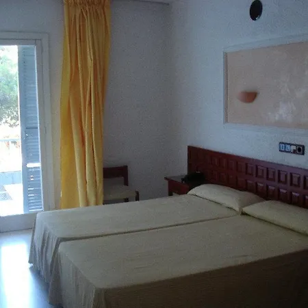 Cassandra מלון אל ארנל