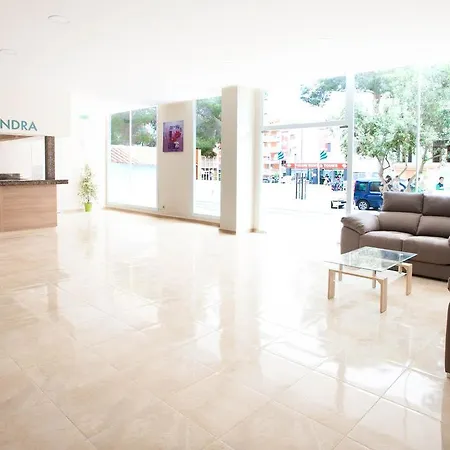 Cassandra Ελ Αρενάλ